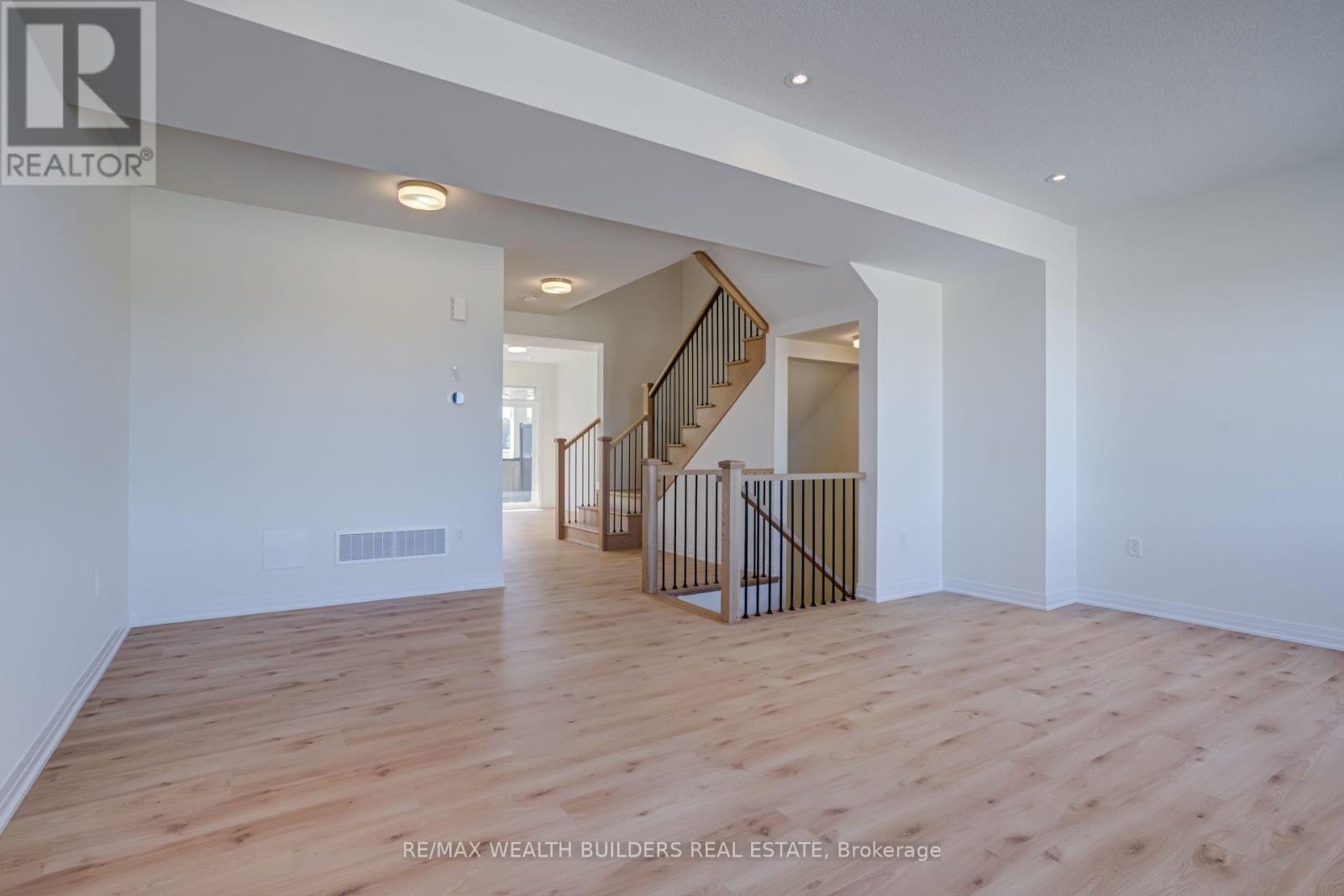 6 Thornbird Crescent Property Photo 6