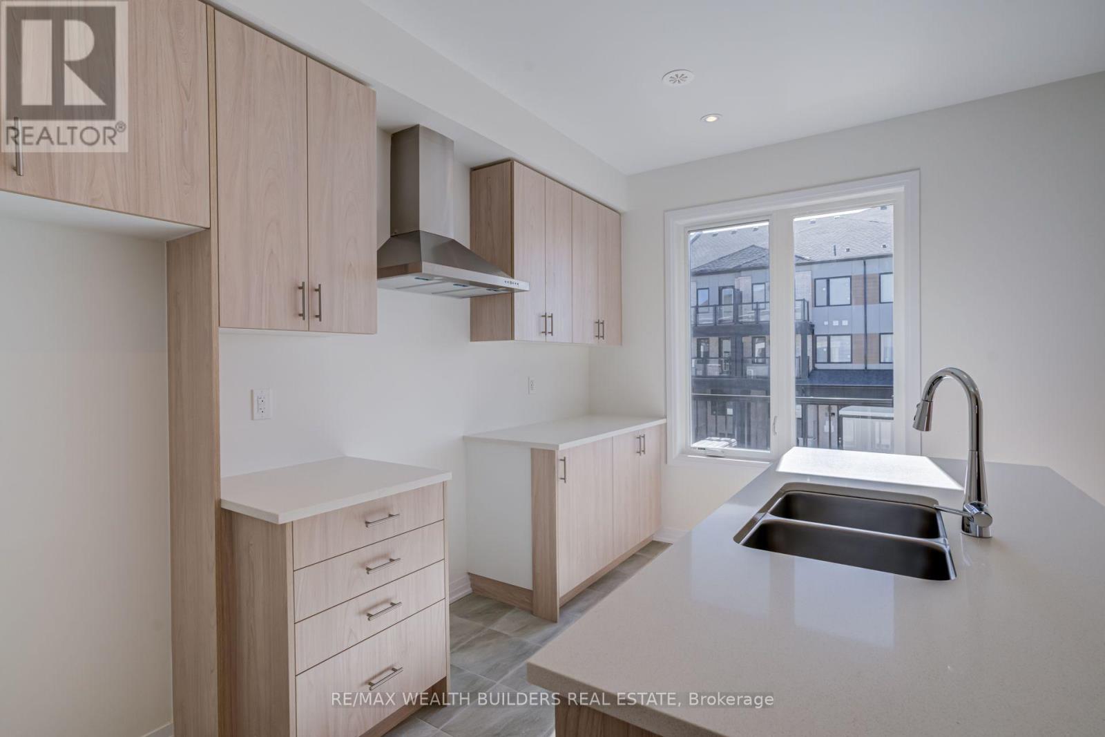 6 Thornbird Crescent Property Photo 9