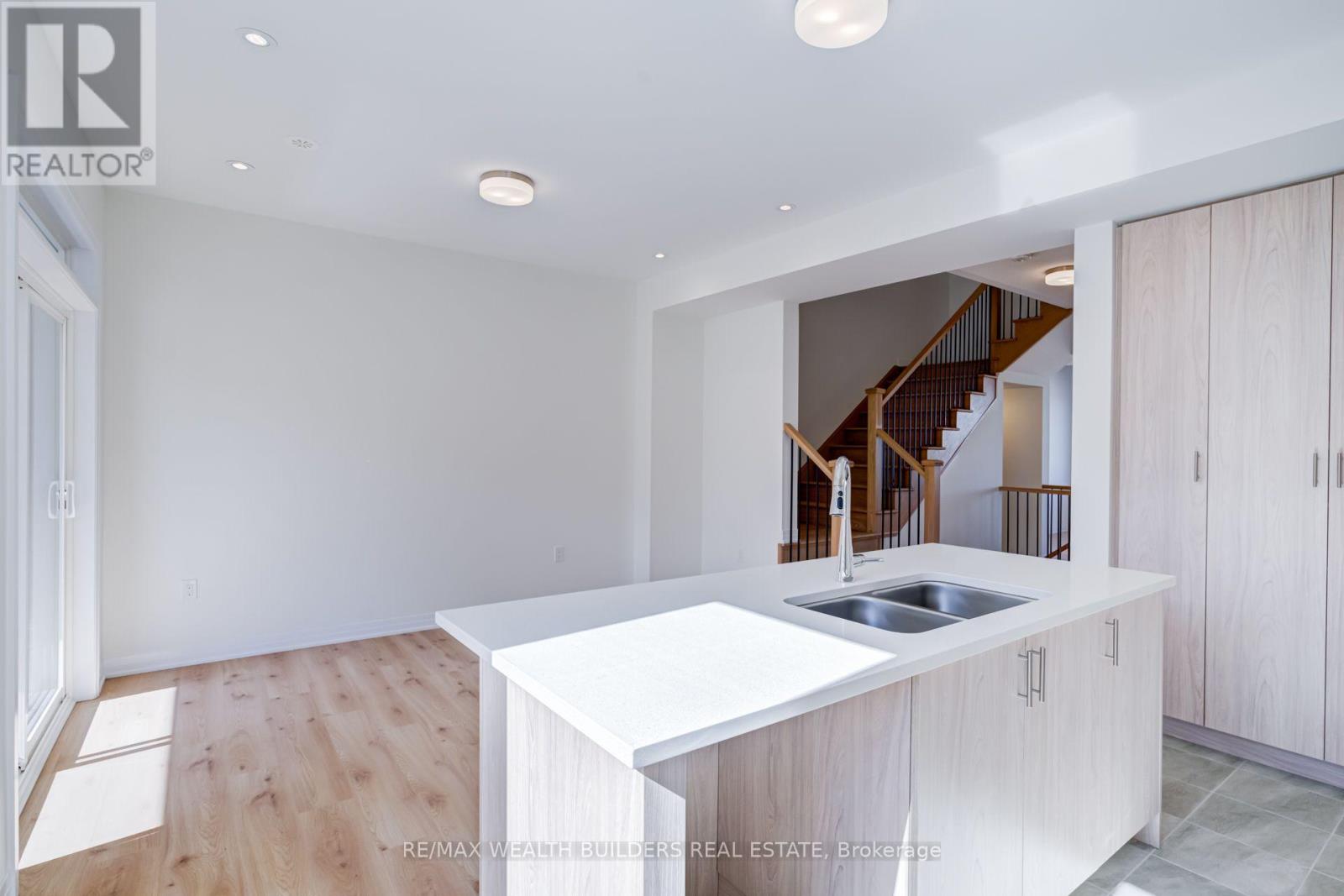 6 Thornbird Crescent Property Photo 10