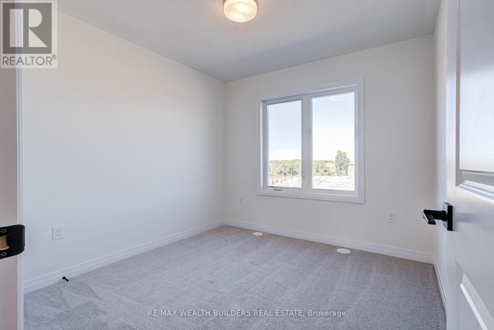 6 Thornbird Crescent Property Photo 28