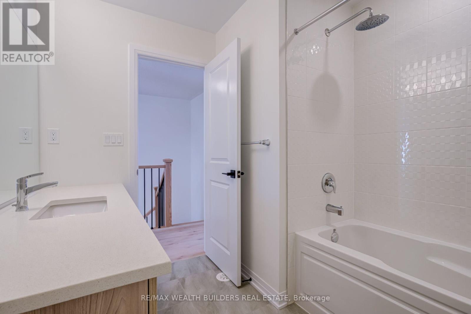 6 Thornbird Crescent Property Photo 32