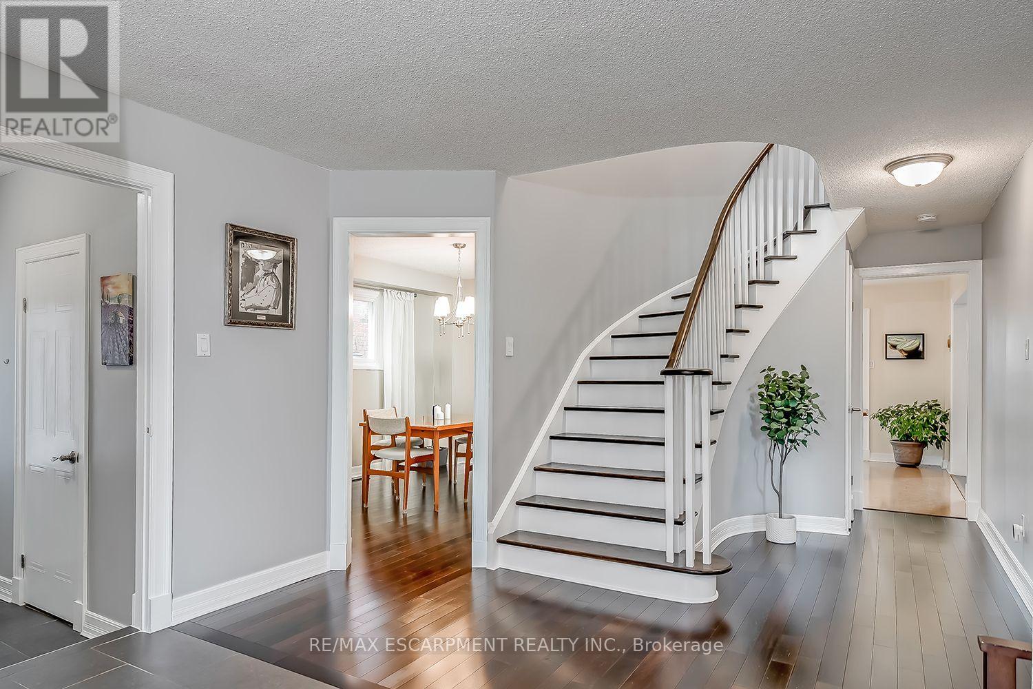3163 Barwell Road Property Photo 4
