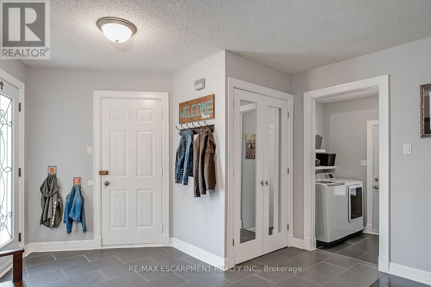 3163 Barwell Road Property Photo 5