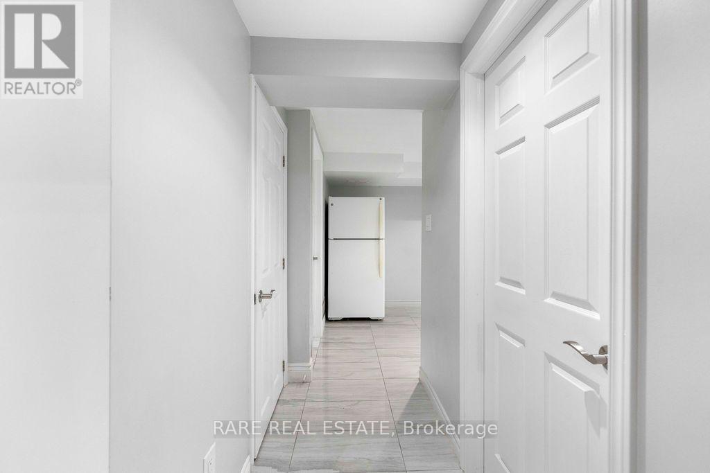 Lower - 733 Eaglemount Crescent Property Photo 5