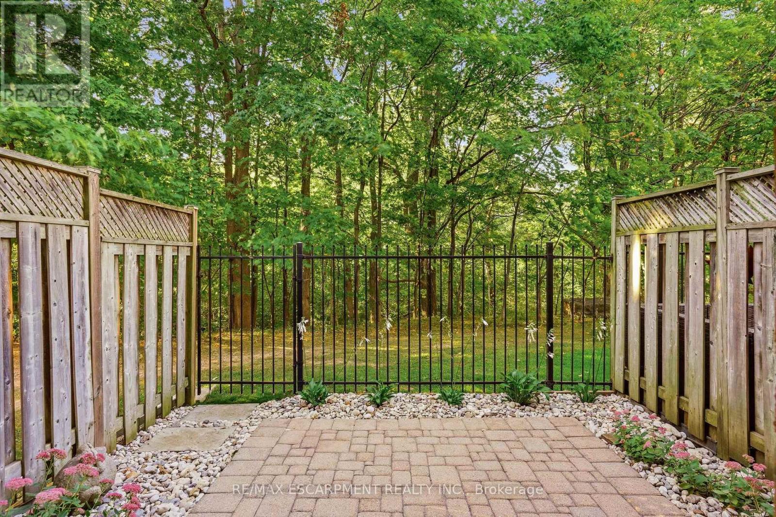 52 - 3480 Upper Middle Road Property Photo 46