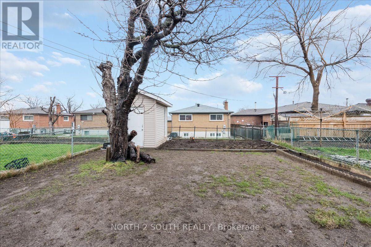 Lower - 7520 Langworthy Drive Property Photo 13