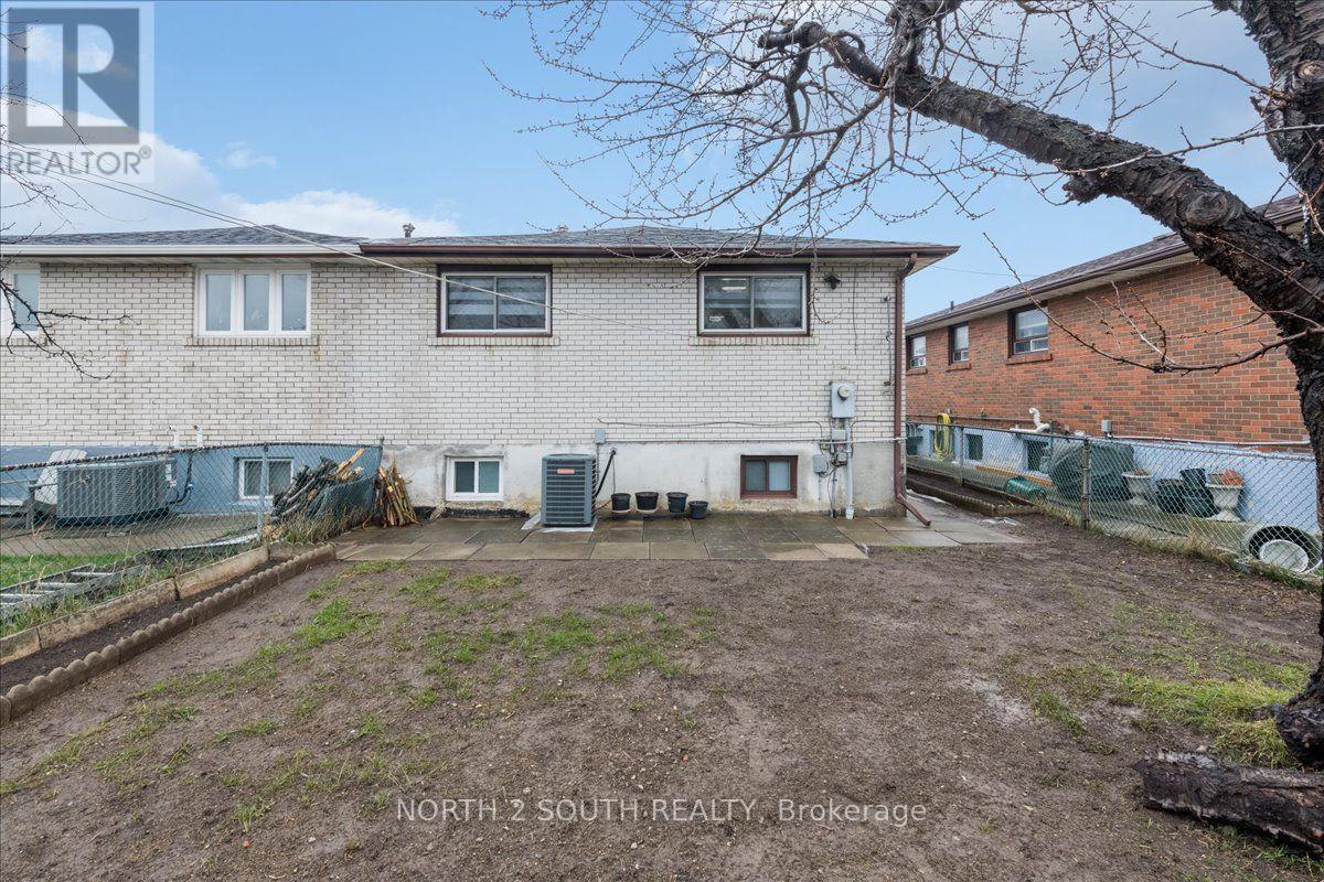 Lower - 7520 Langworthy Drive Property Photo 15