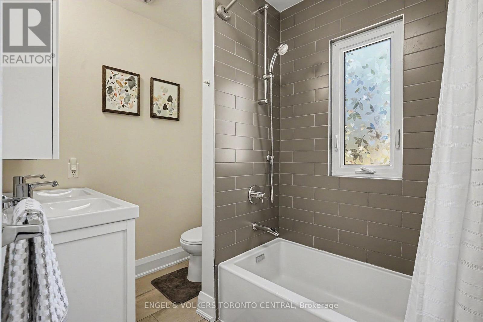 28 Inverleigh Drive Property Photo 9