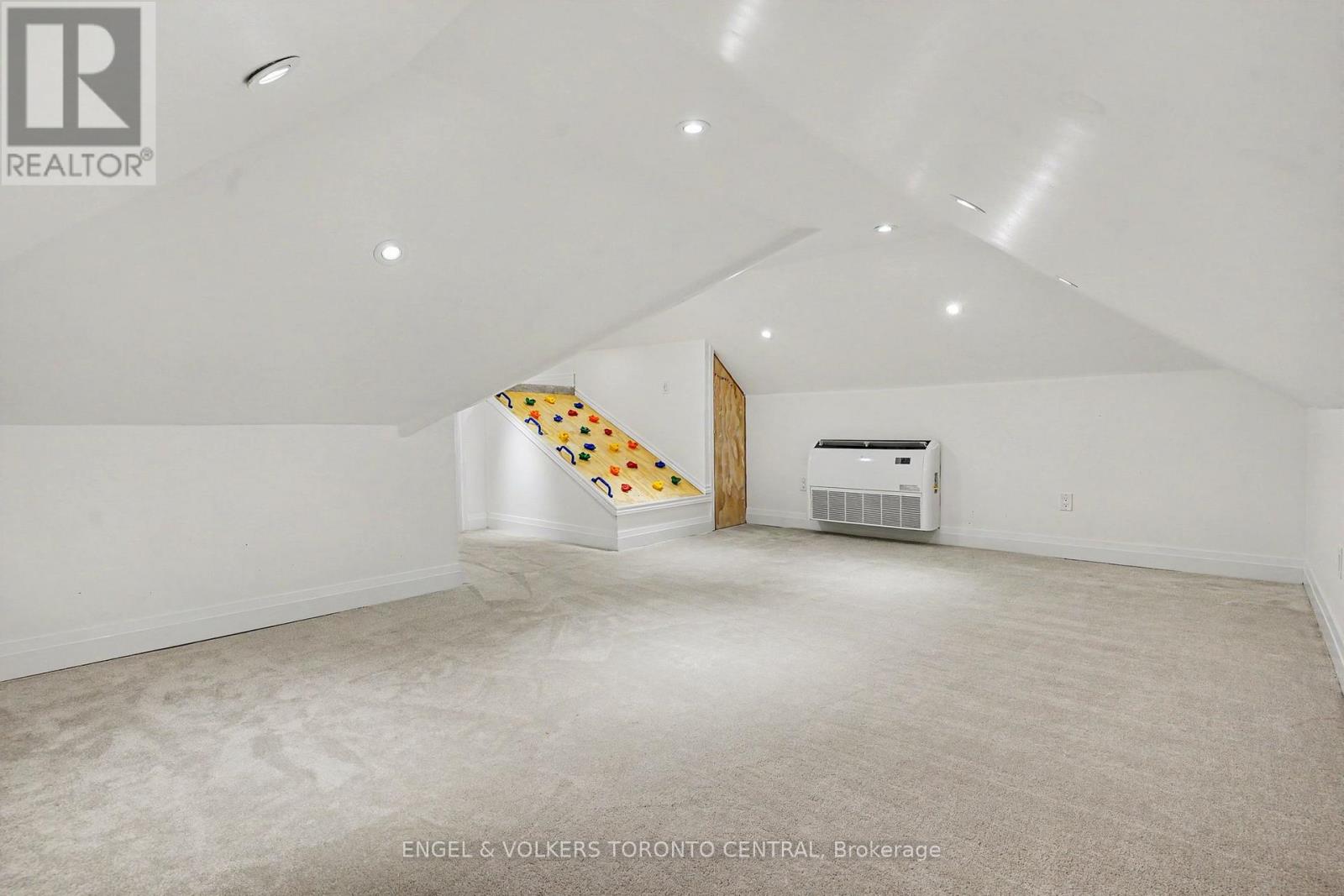 28 Inverleigh Drive Property Photo 15