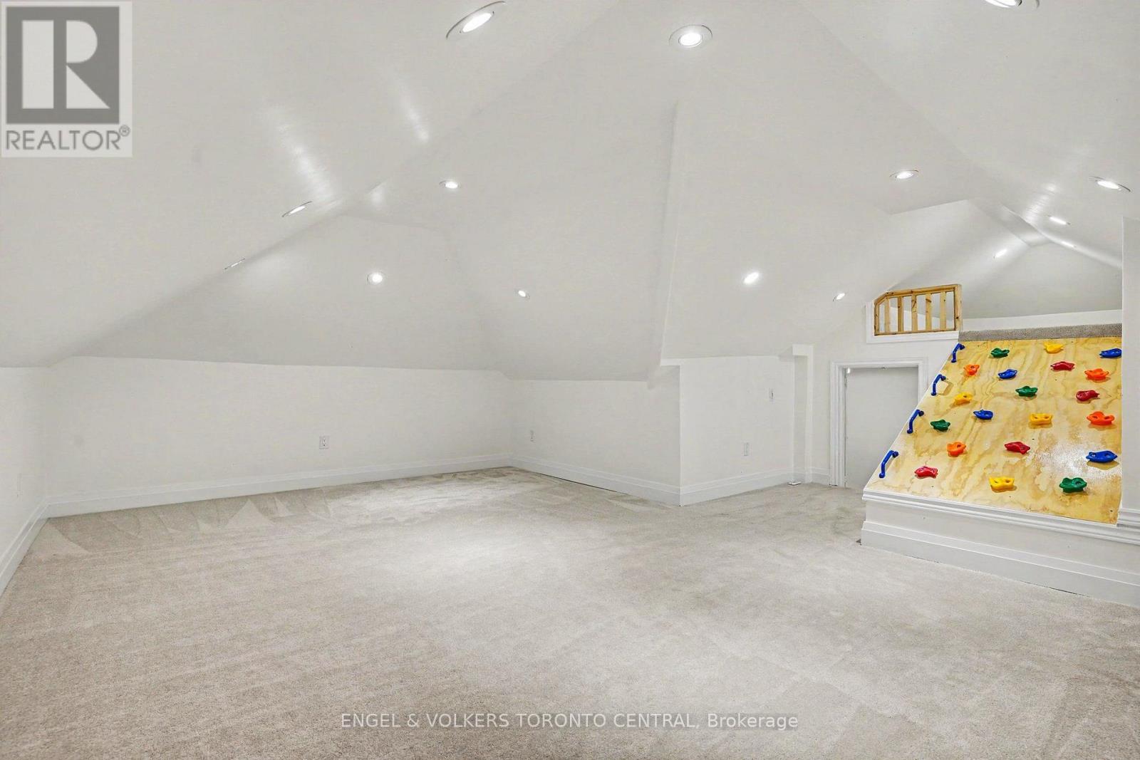 28 Inverleigh Drive Property Photo 16