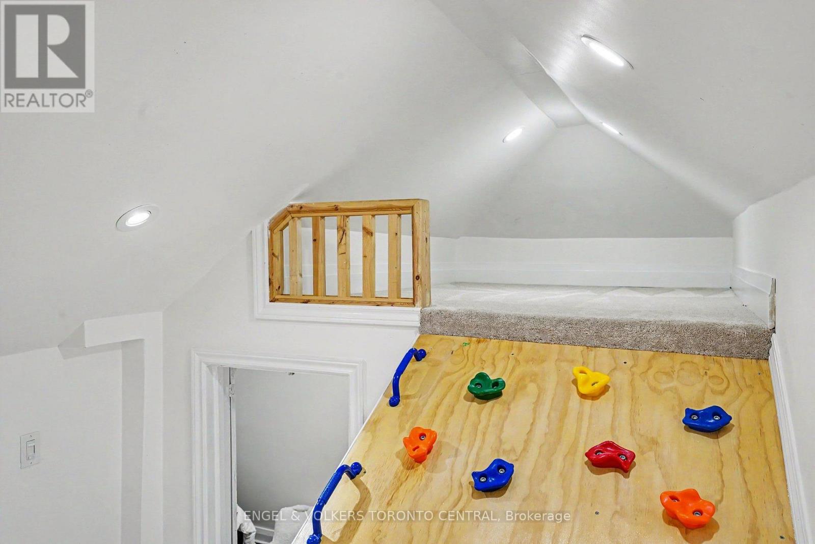 28 Inverleigh Drive Property Photo 17