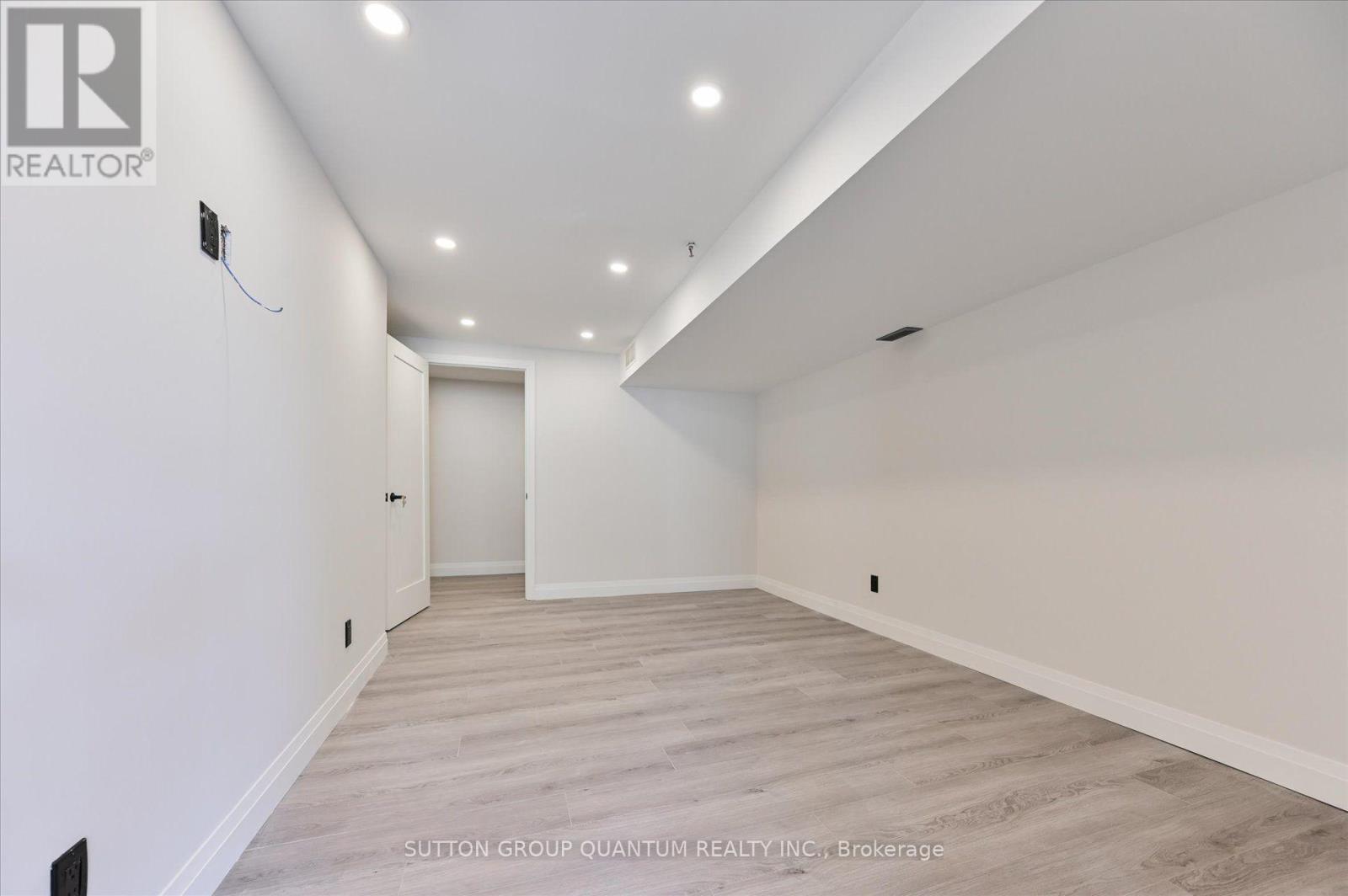 24 - 7171 Torbram Road Property Photo 7