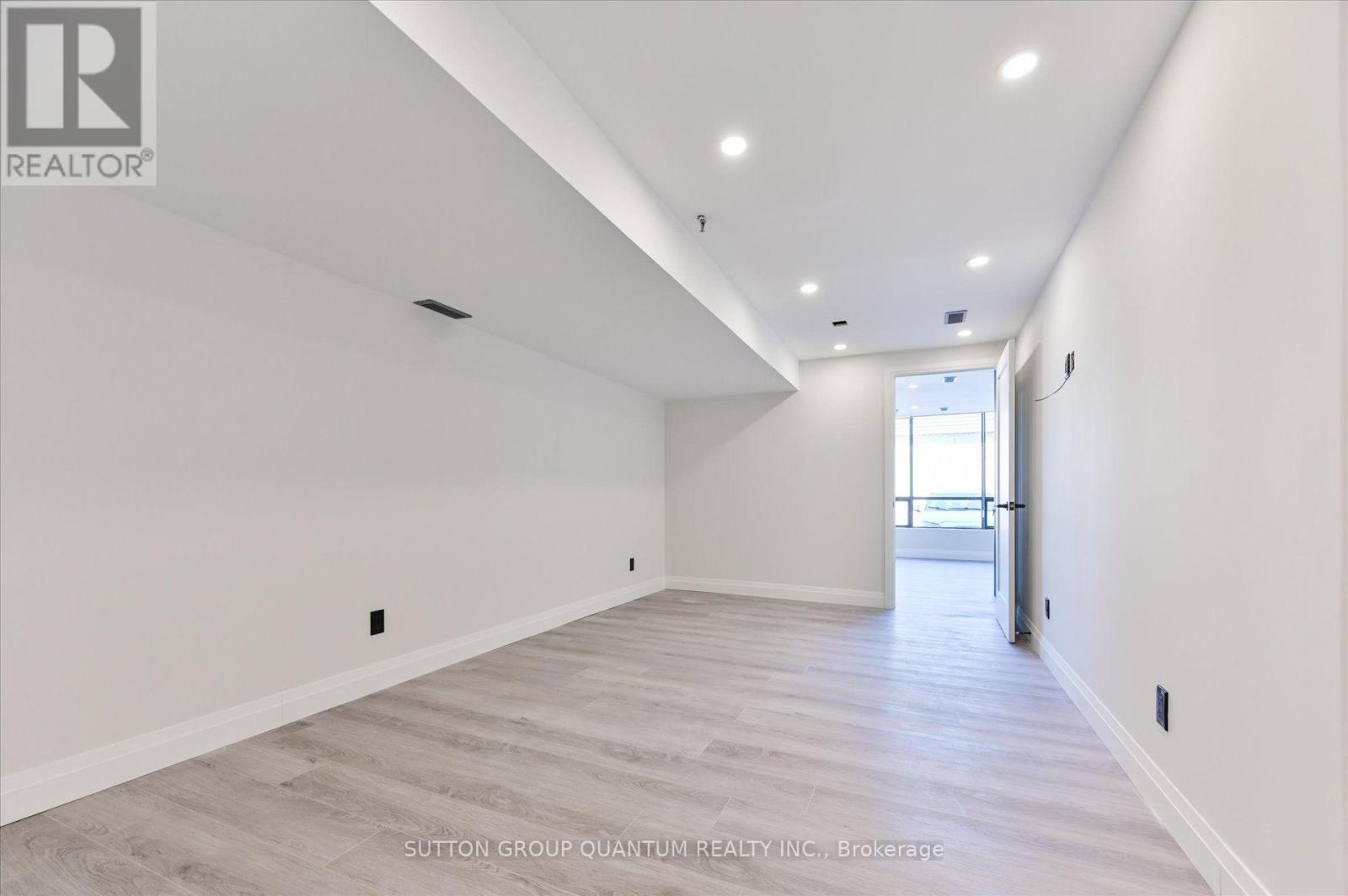 24 - 7171 Torbram Road Property Photo 8
