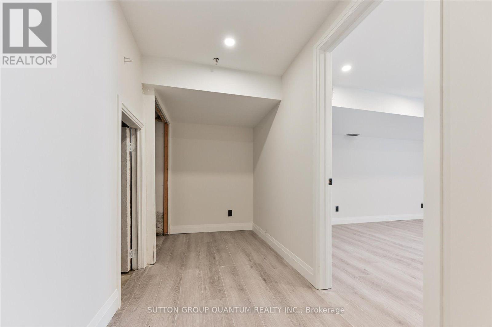 24 - 7171 Torbram Road Property Photo 9