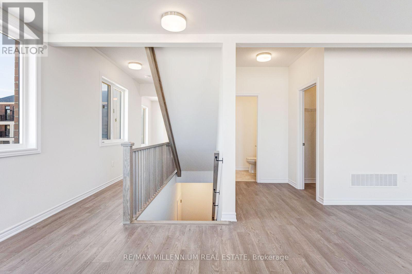 Upper - 34 Thornbird Crescent Property Photo 6