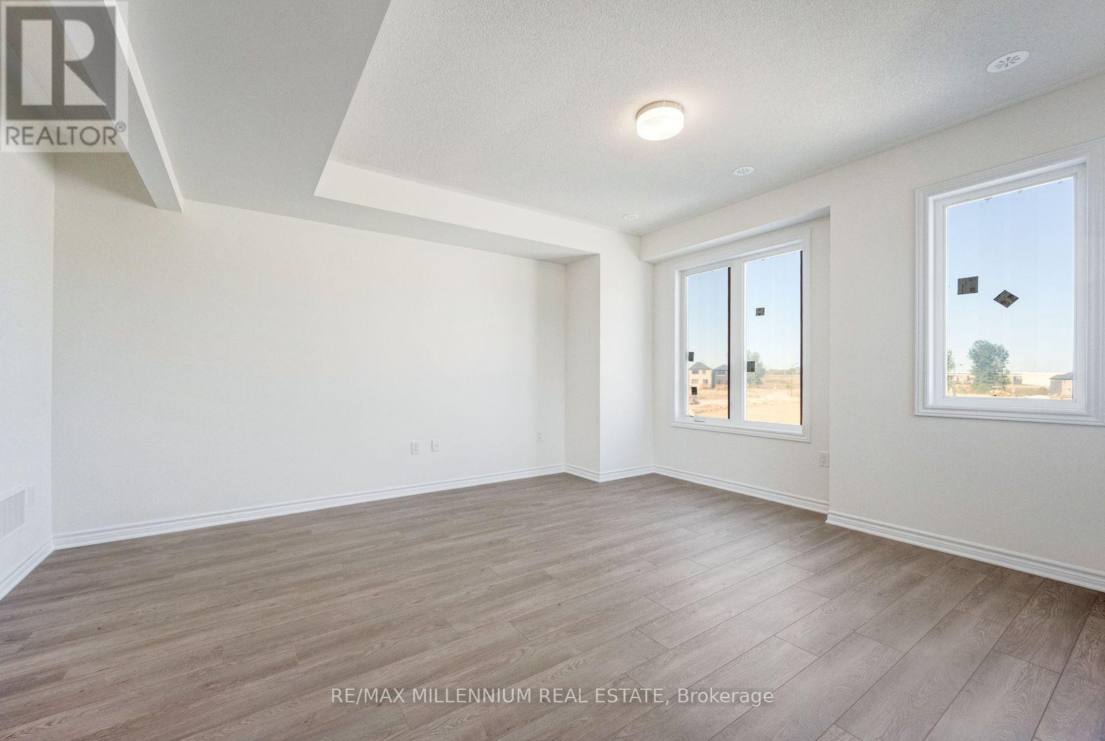 Upper - 34 Thornbird Crescent Property Photo 8