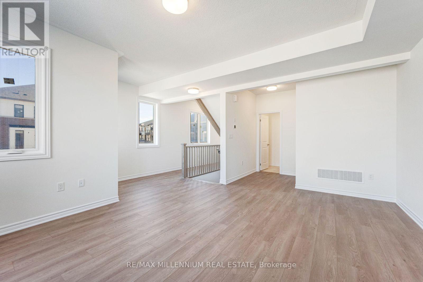 Upper - 34 Thornbird Crescent Property Photo 9