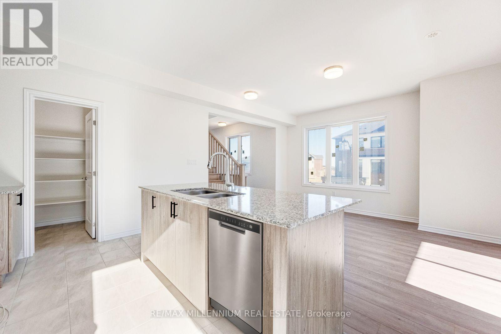 Upper - 34 Thornbird Crescent Property Photo 24