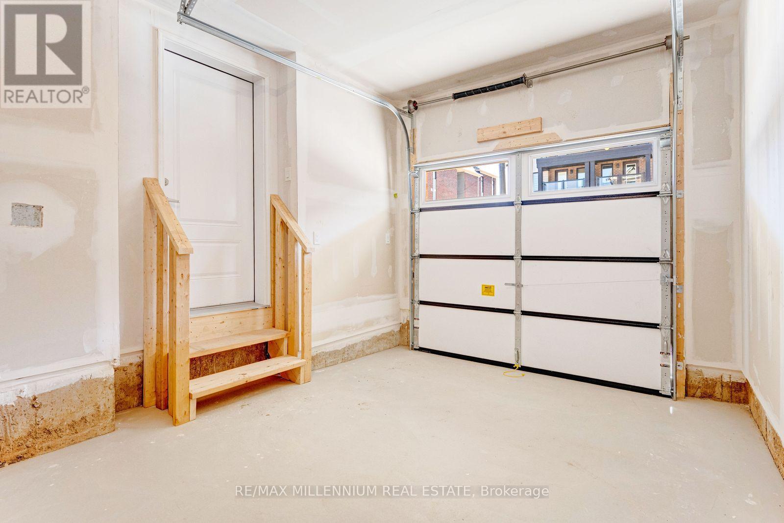 Upper - 34 Thornbird Crescent Property Photo 49