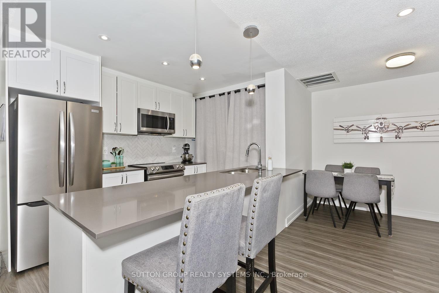 311 - 4198 Dundas Street W Property Photo 4