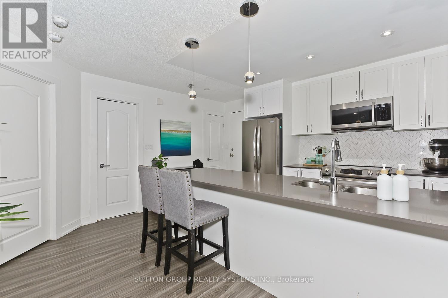 311 - 4198 Dundas Street W Property Photo 8