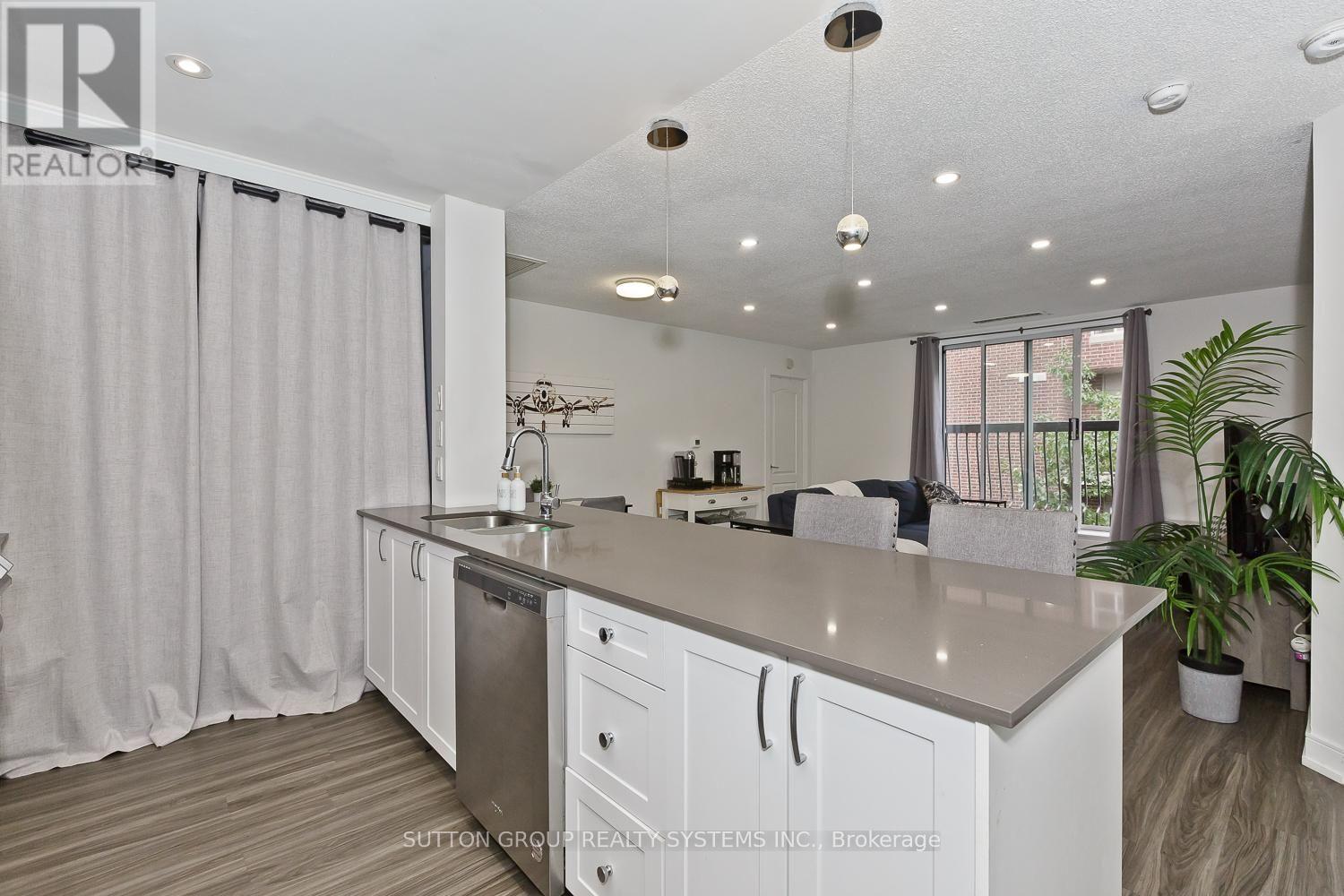 311 - 4198 Dundas Street W Property Photo 11