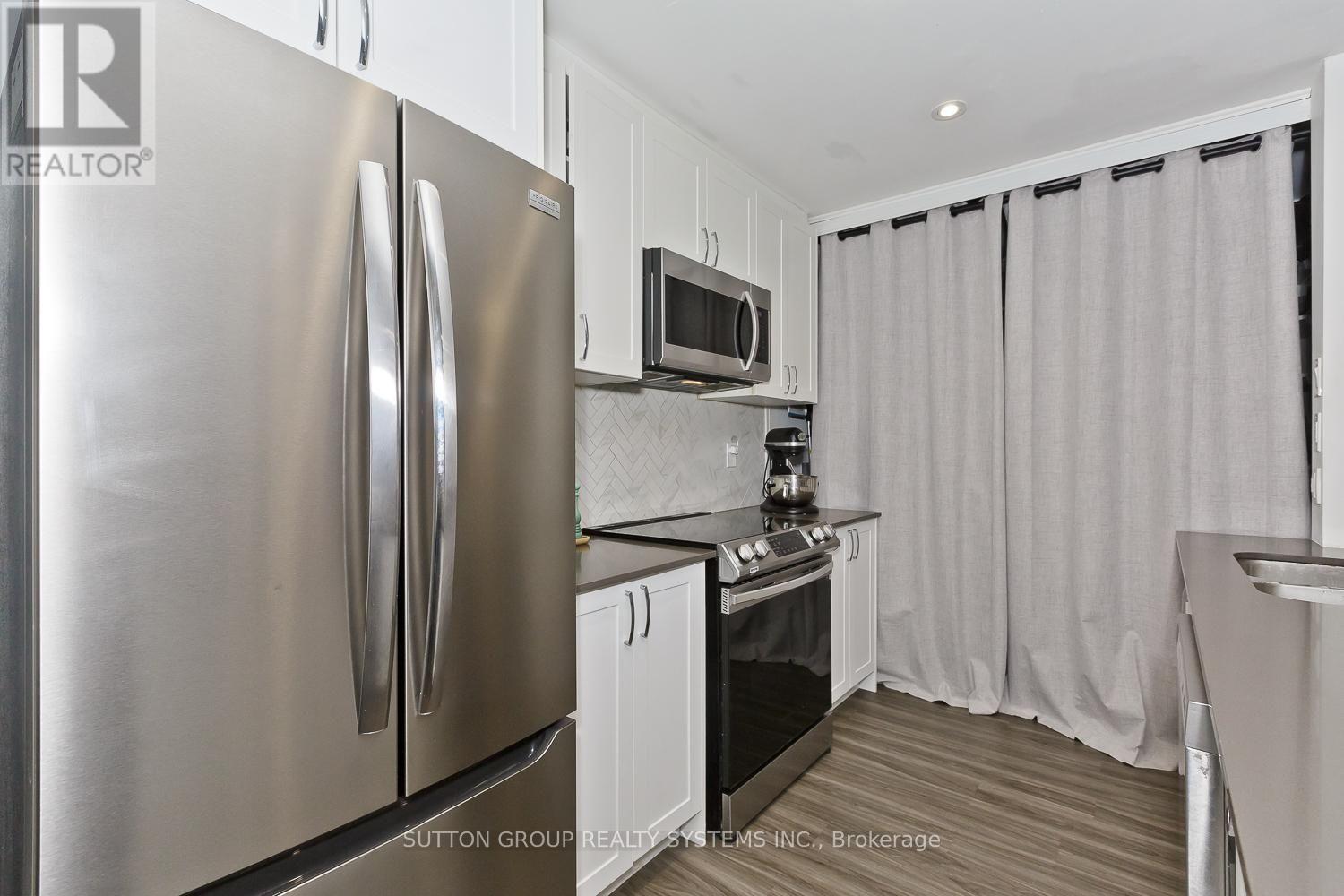 311 - 4198 Dundas Street W Property Photo 13