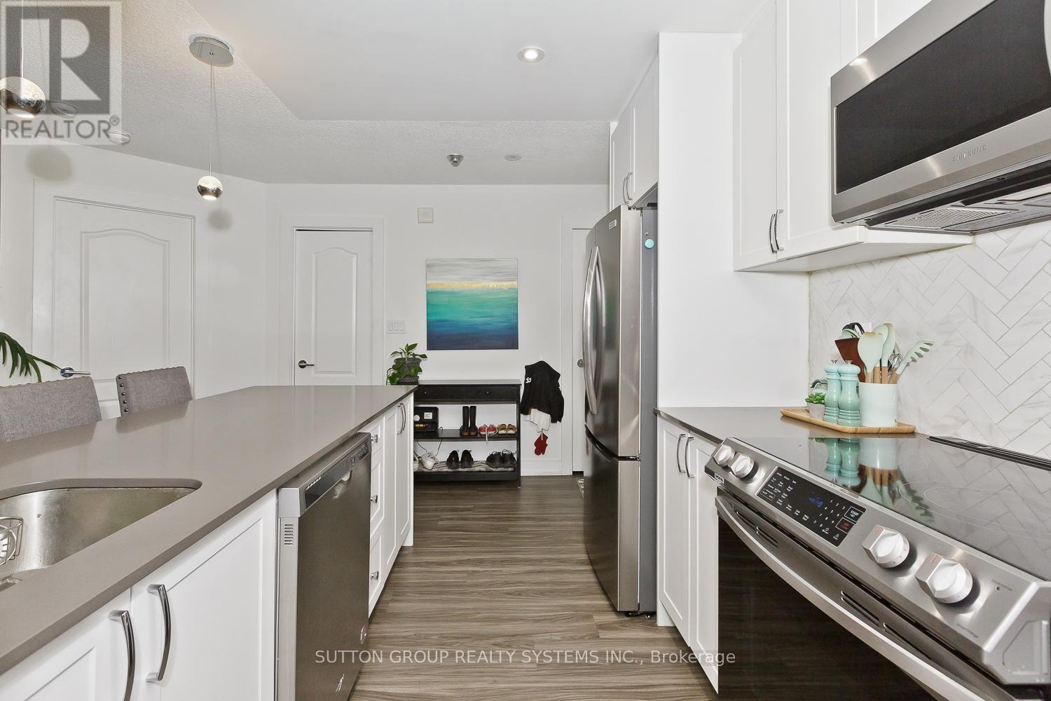 311 - 4198 Dundas Street W Property Photo 17