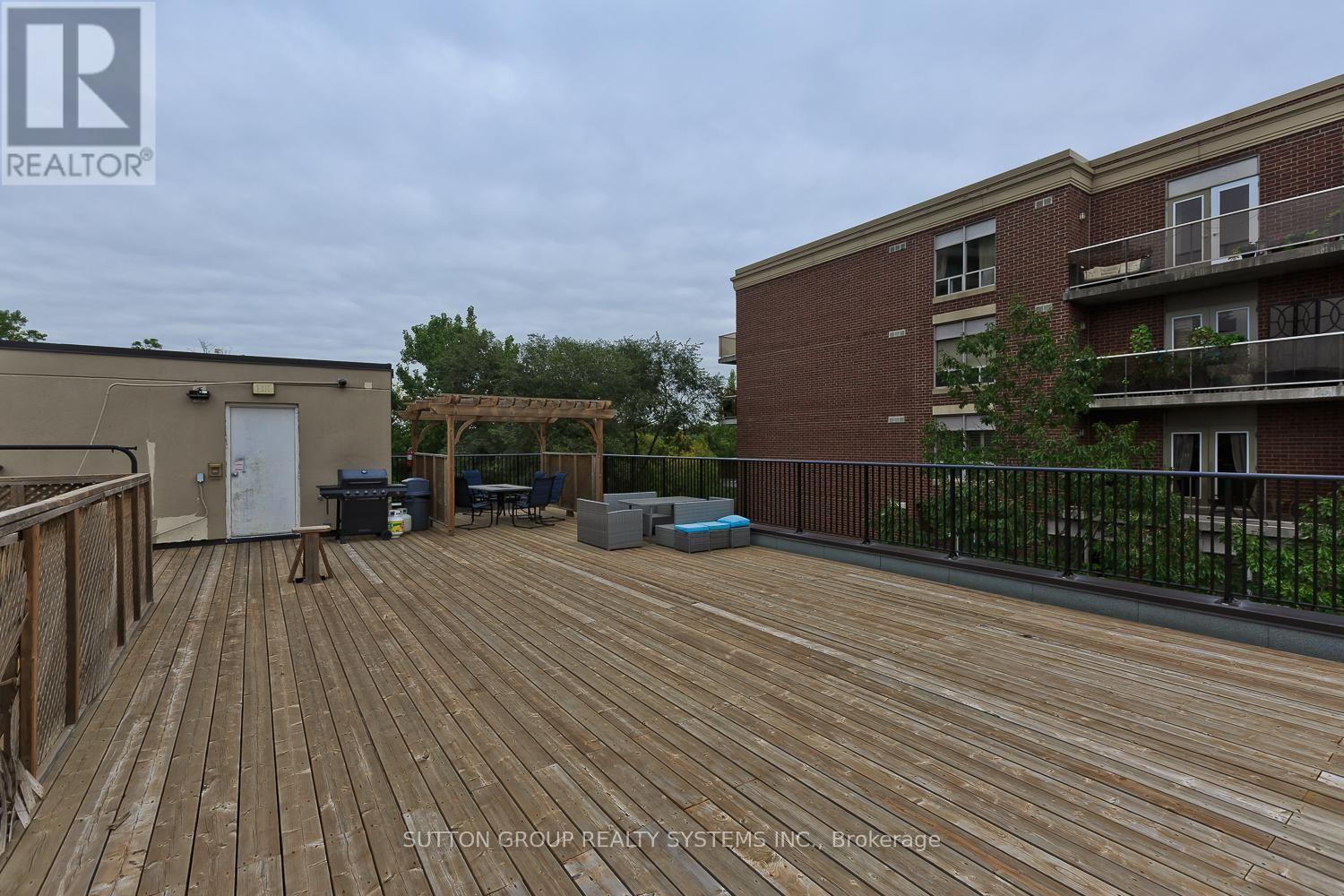 311 - 4198 Dundas Street W Property Photo 46