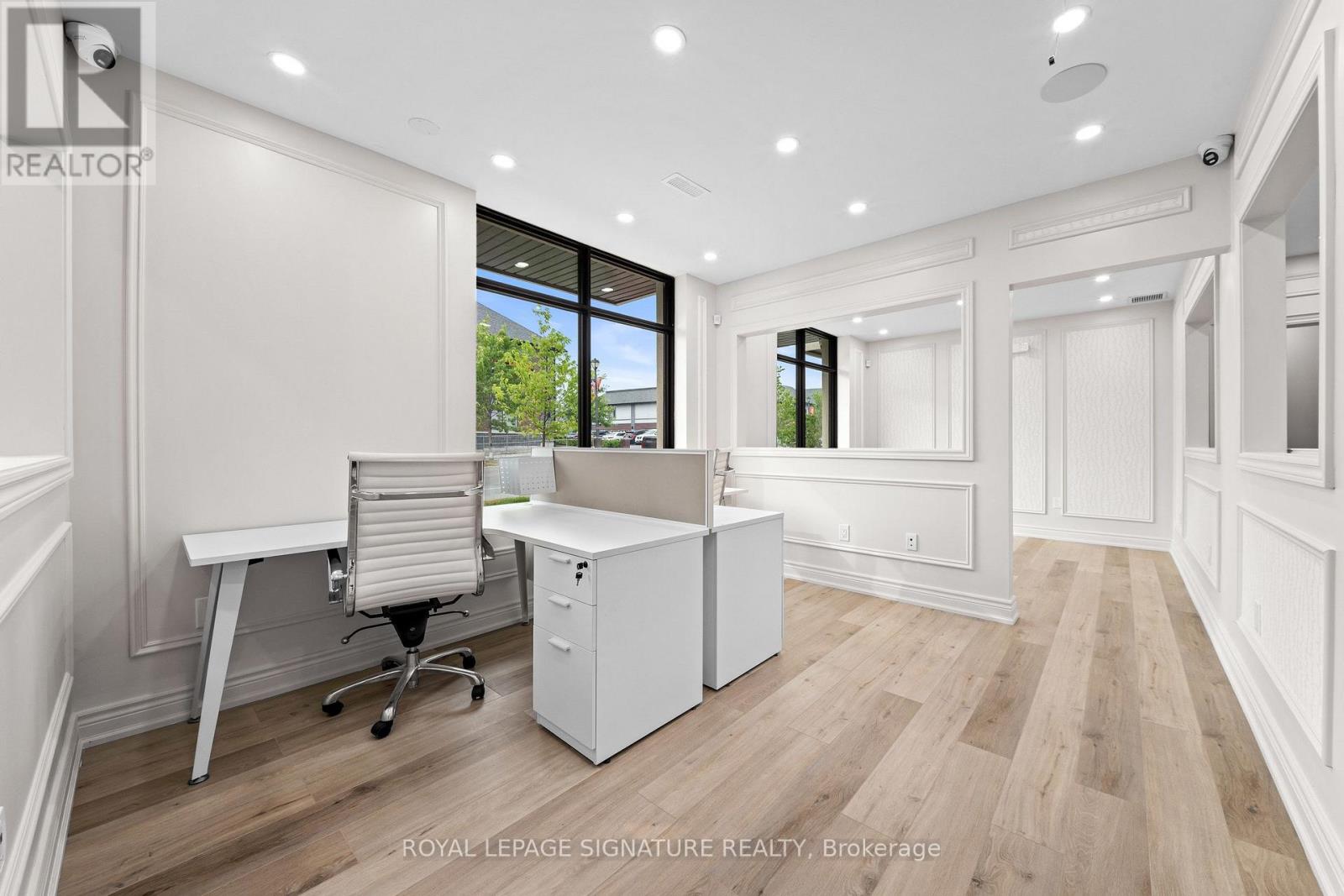 431 Dougall Avenue Property Photo 14