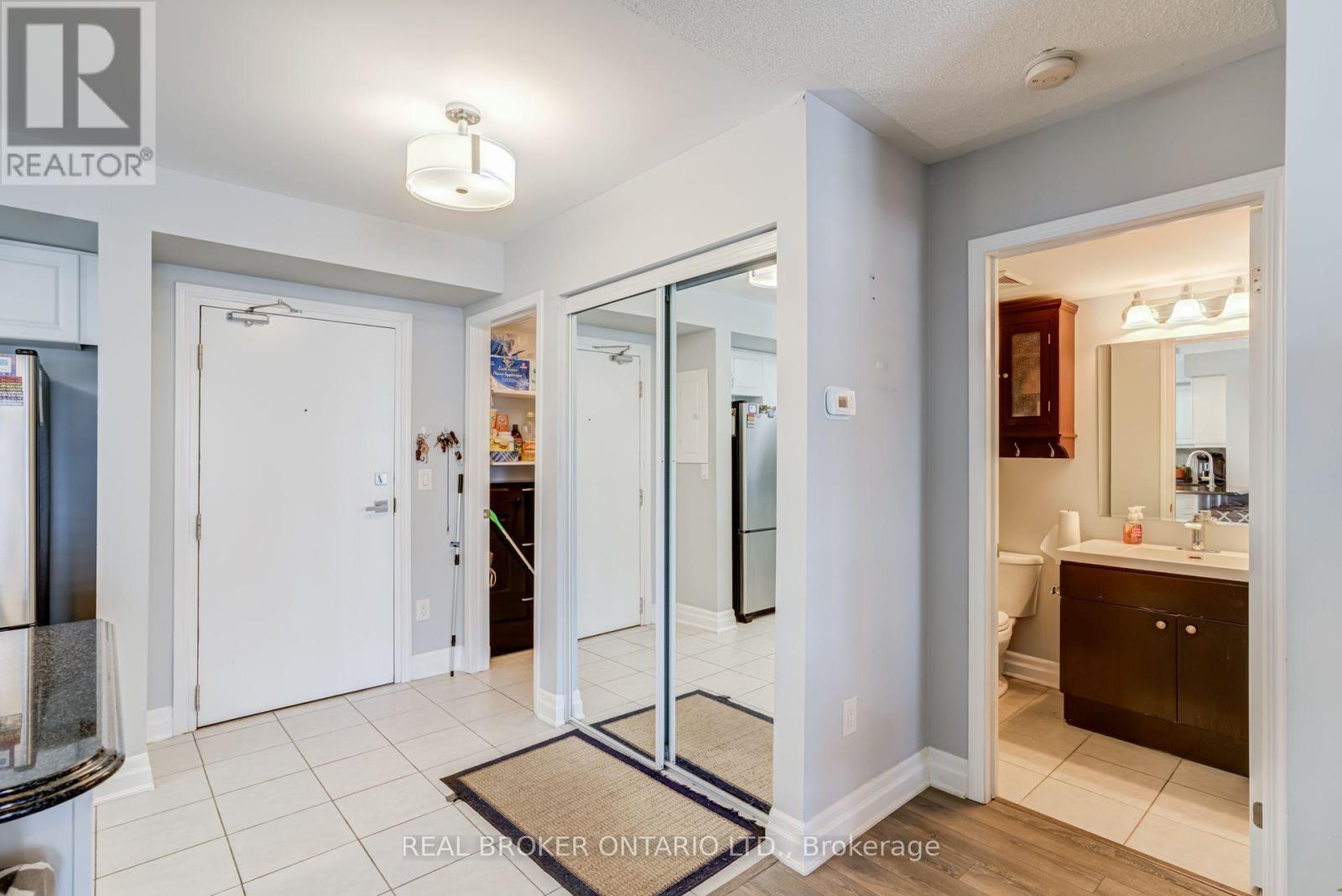 105 - 1045 Nadalin Heights Property Photo 4