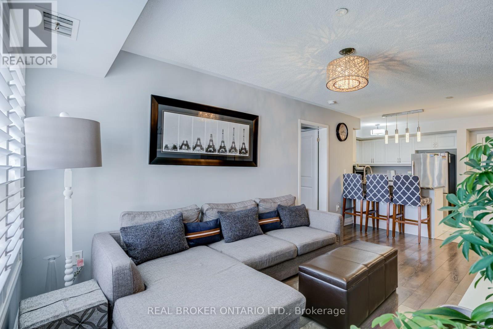 105 - 1045 Nadalin Heights Property Photo 11