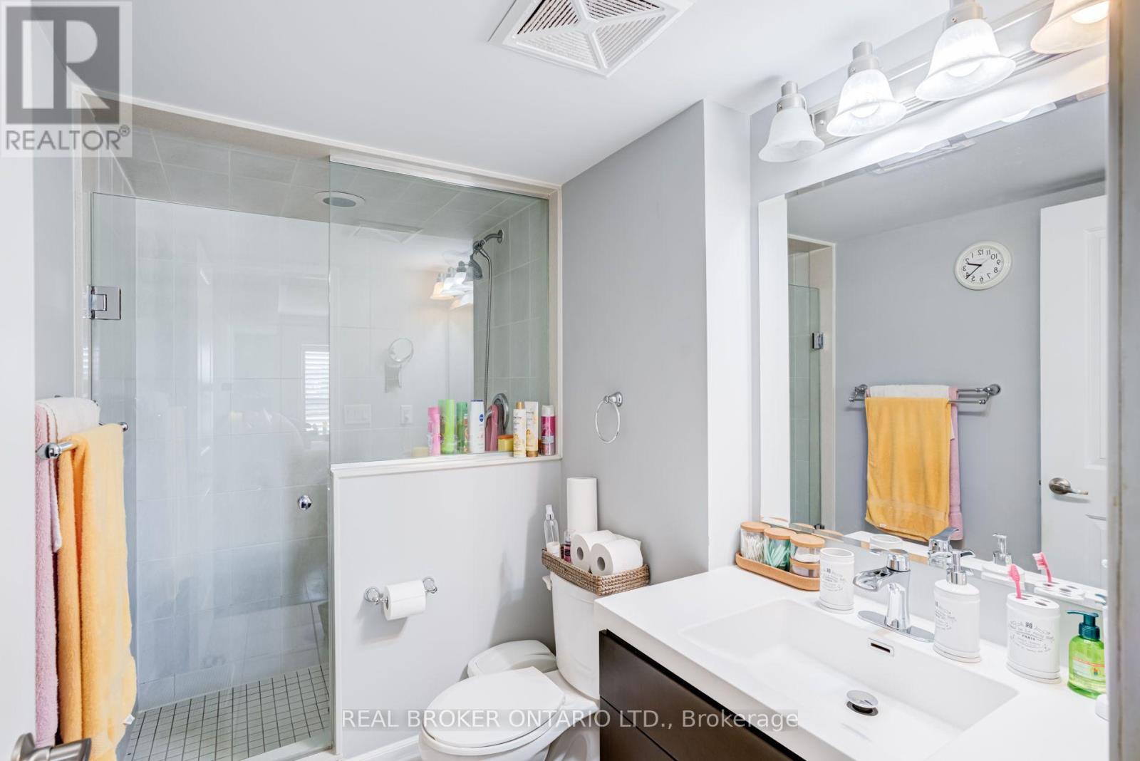 105 - 1045 Nadalin Heights Property Photo 16