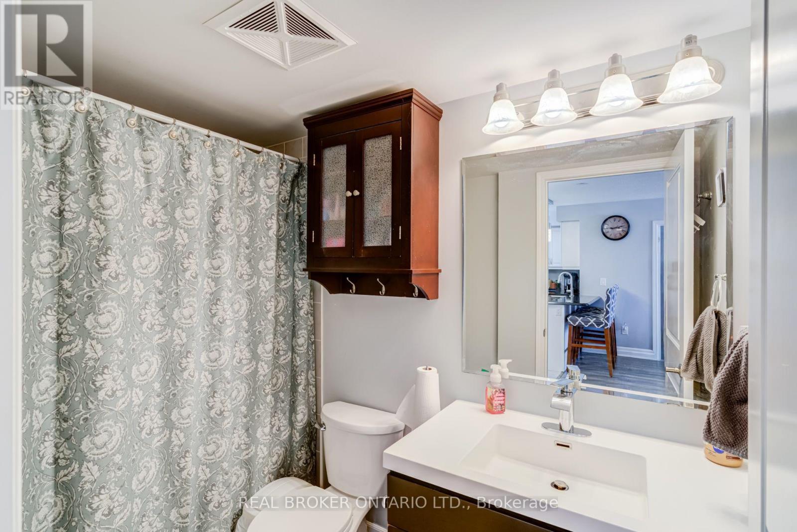 105 - 1045 Nadalin Heights Property Photo 19