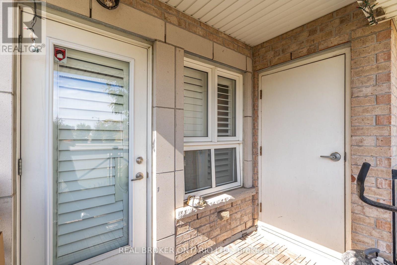 105 - 1045 Nadalin Heights Property Photo 23