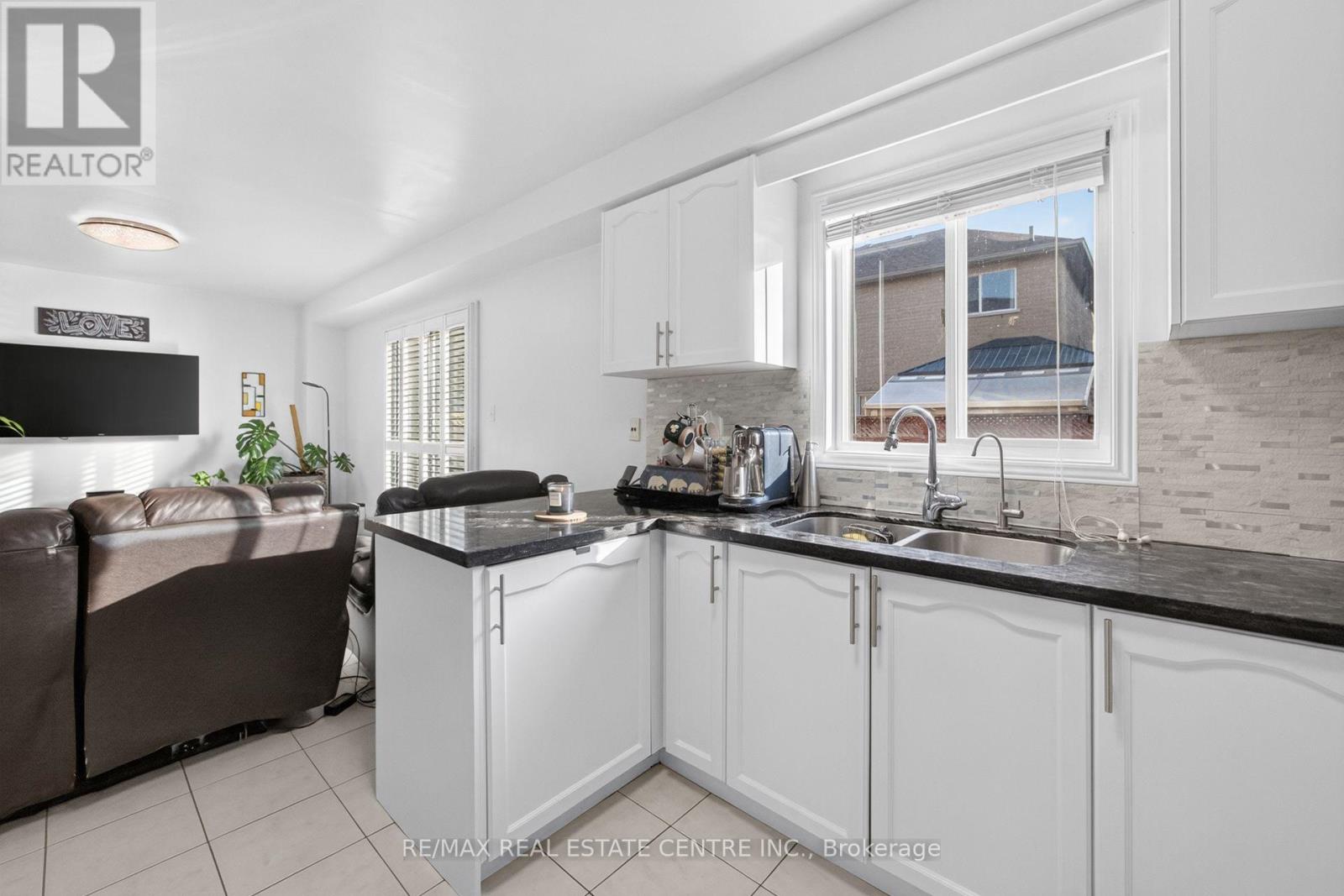 8 Flatlands Way Property Photo 11