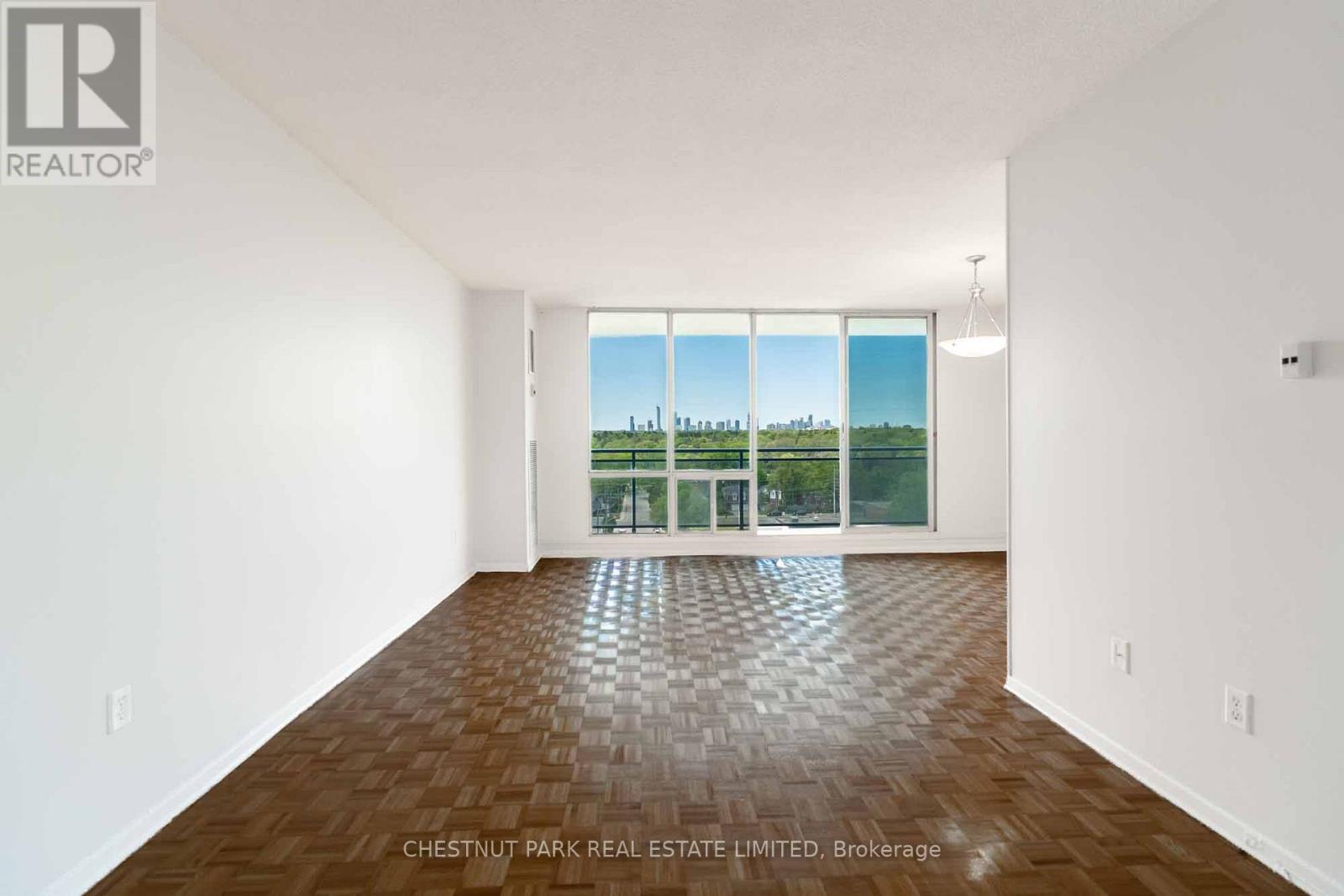 1412 - 150 Lakeshore Road W Property Photo 3