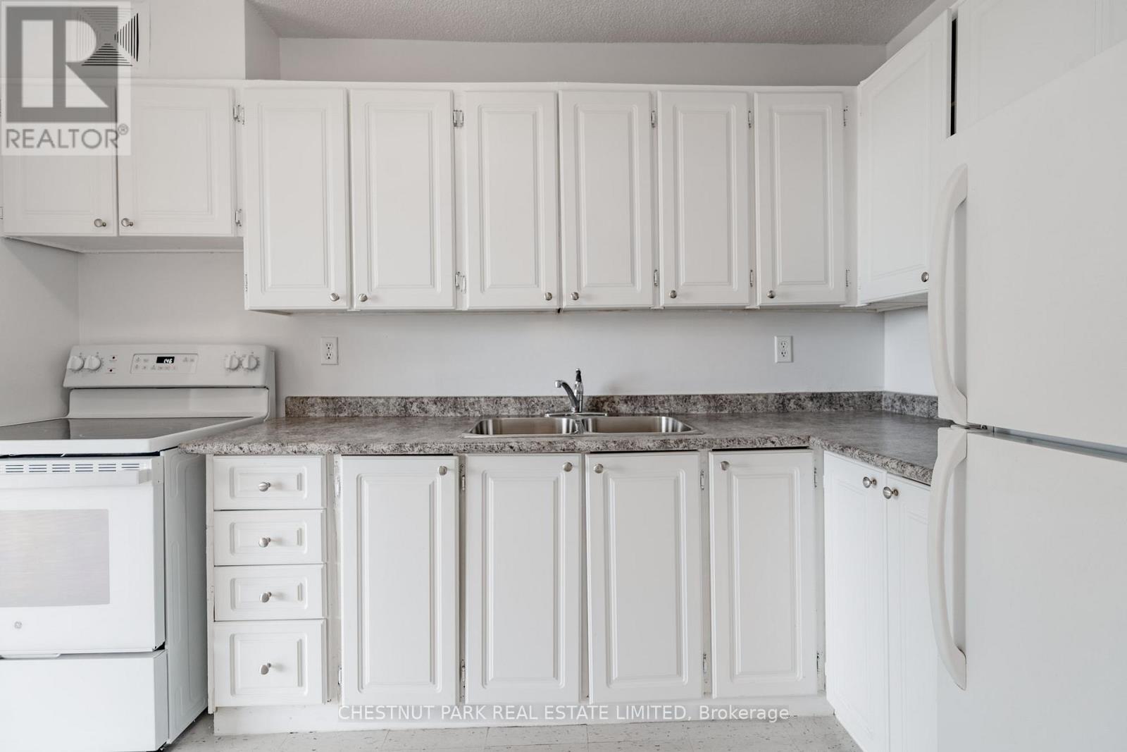 1412 - 150 Lakeshore Road W Property Photo 13