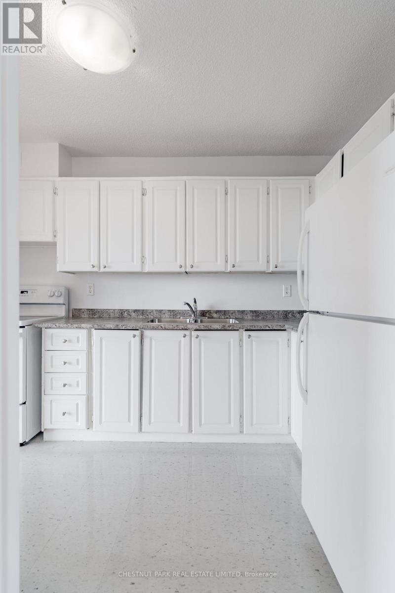 1412 - 150 Lakeshore Road W Property Photo 15