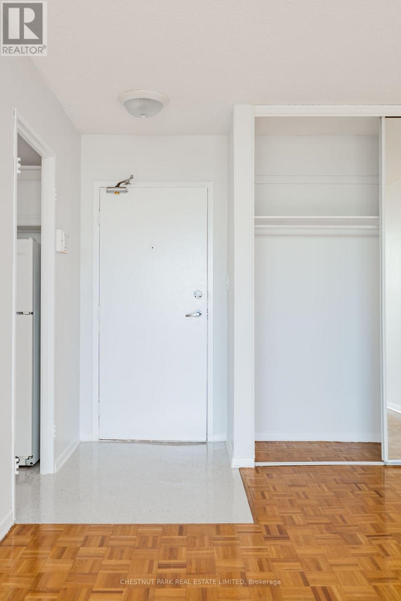 1412 - 150 Lakeshore Road W Property Photo 16