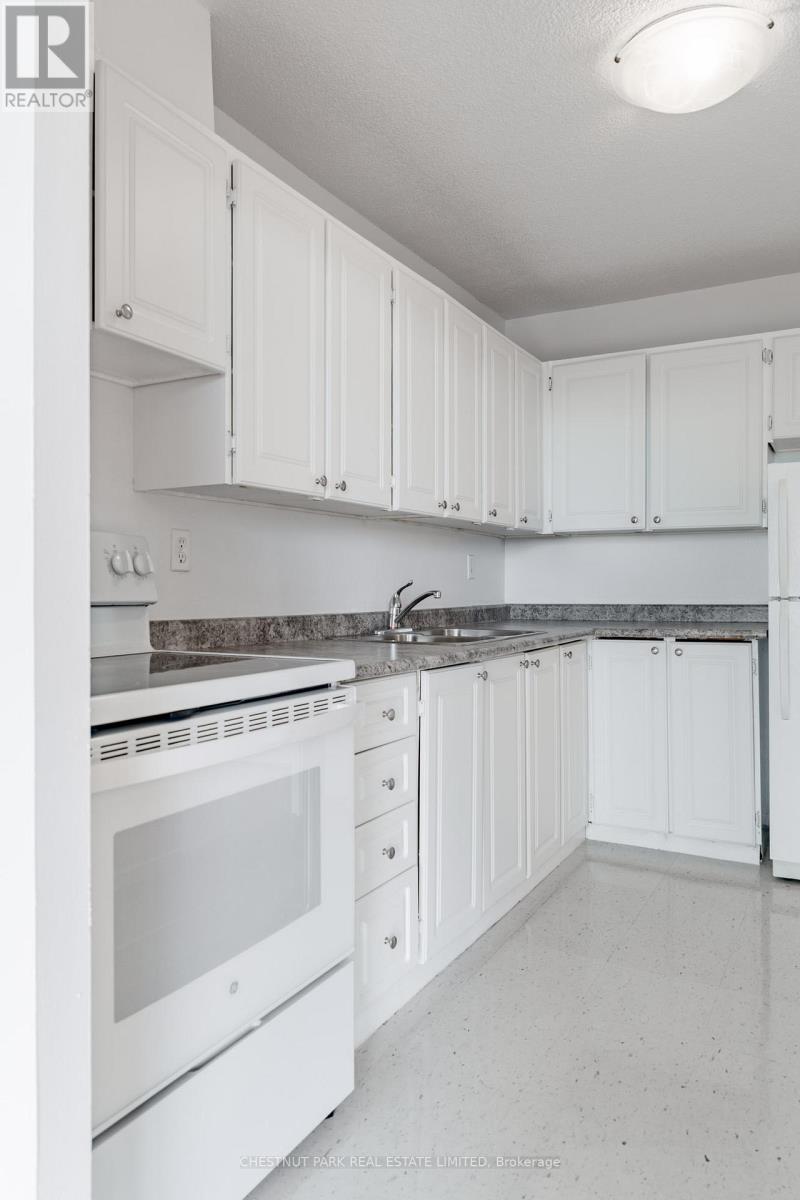 1412 - 150 Lakeshore Road W Property Photo 17