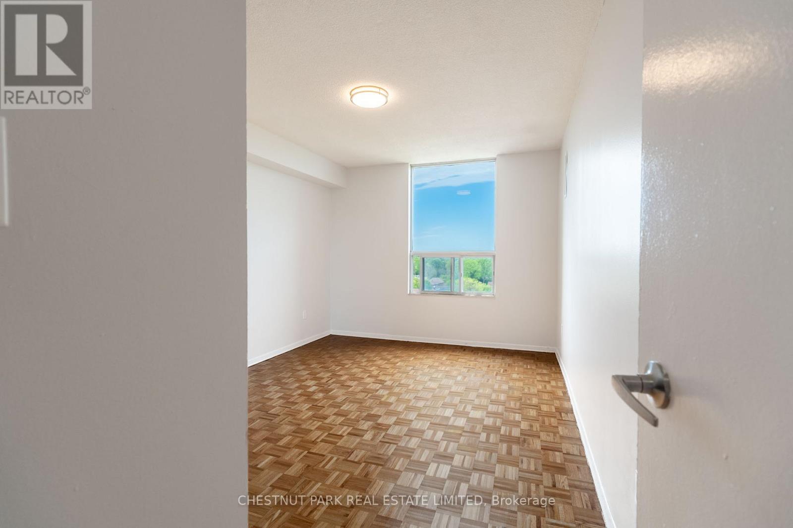1412 - 150 Lakeshore Road W Property Photo 25