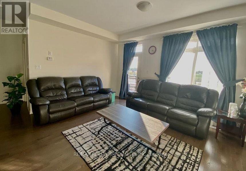 80 Donald Ficht Crescent Property Photo 14