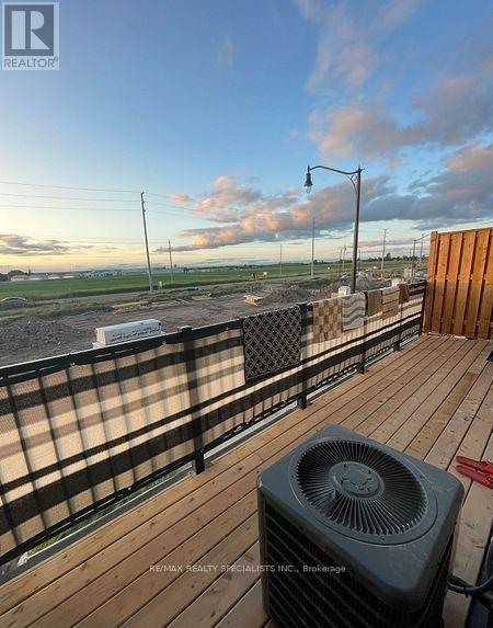 80 Donald Ficht Crescent Property Photo 16