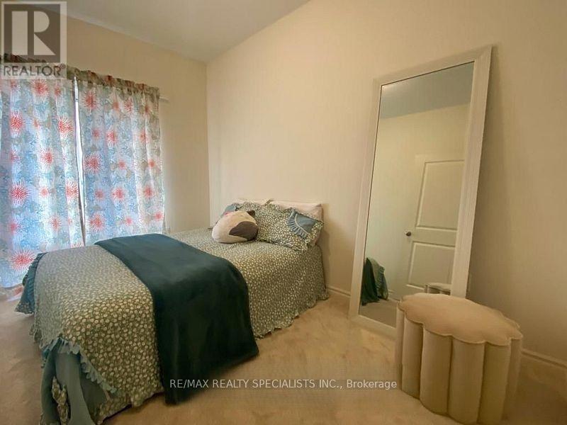 80 Donald Ficht Crescent Property Photo 23