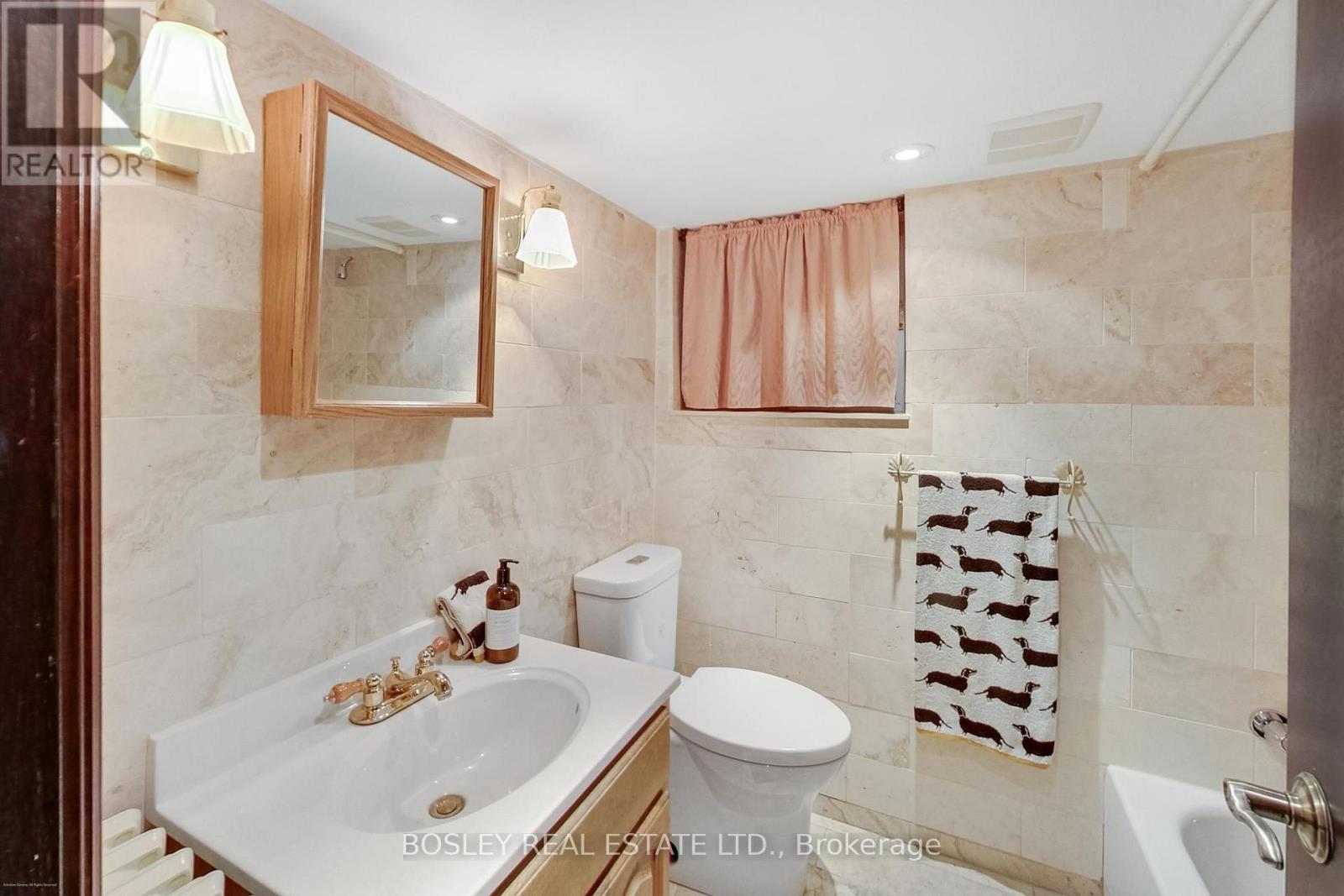 161 Westminster Avenue Property Photo 47