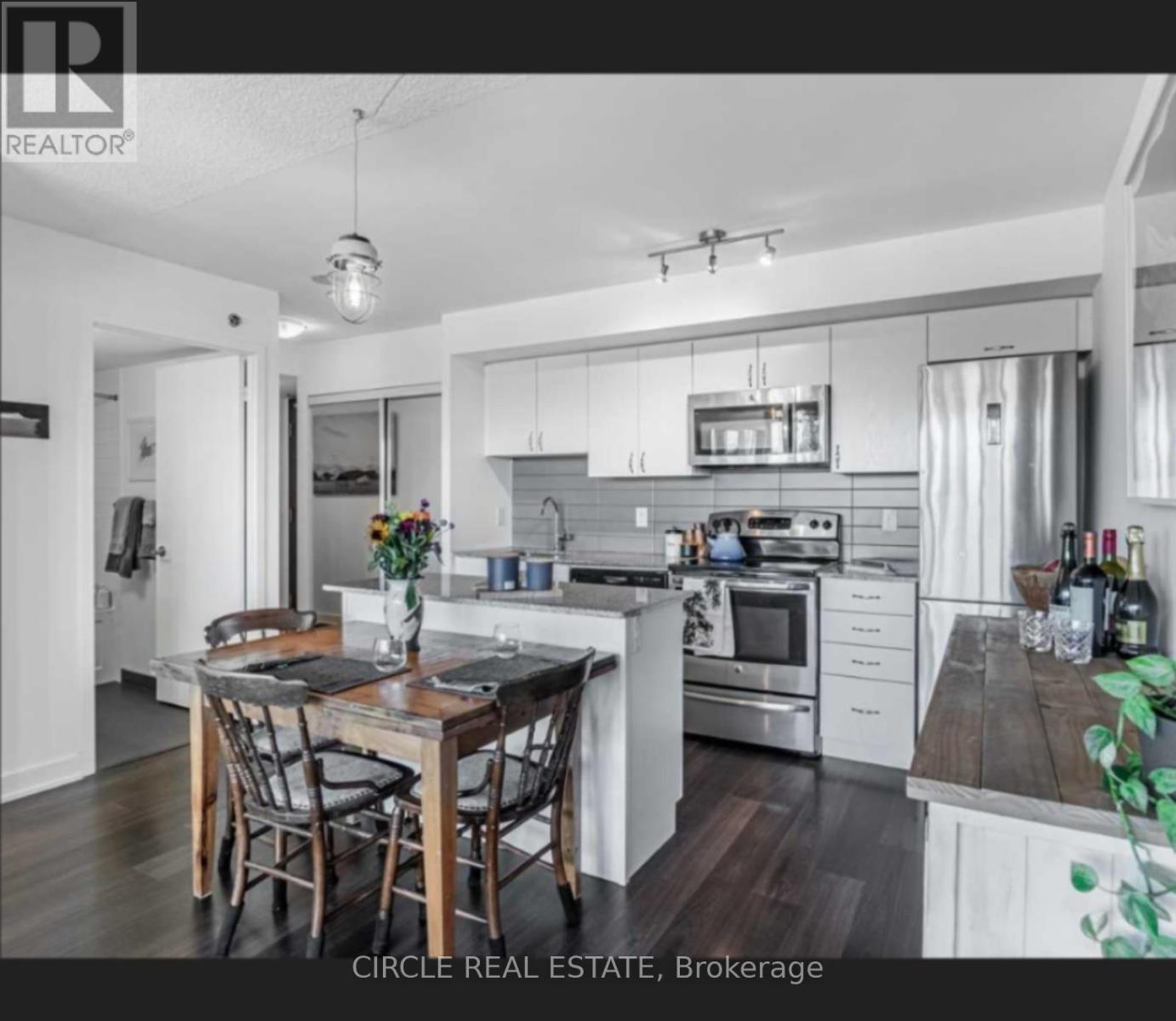 712-11 Superior Ave Avenue Property Photo 1