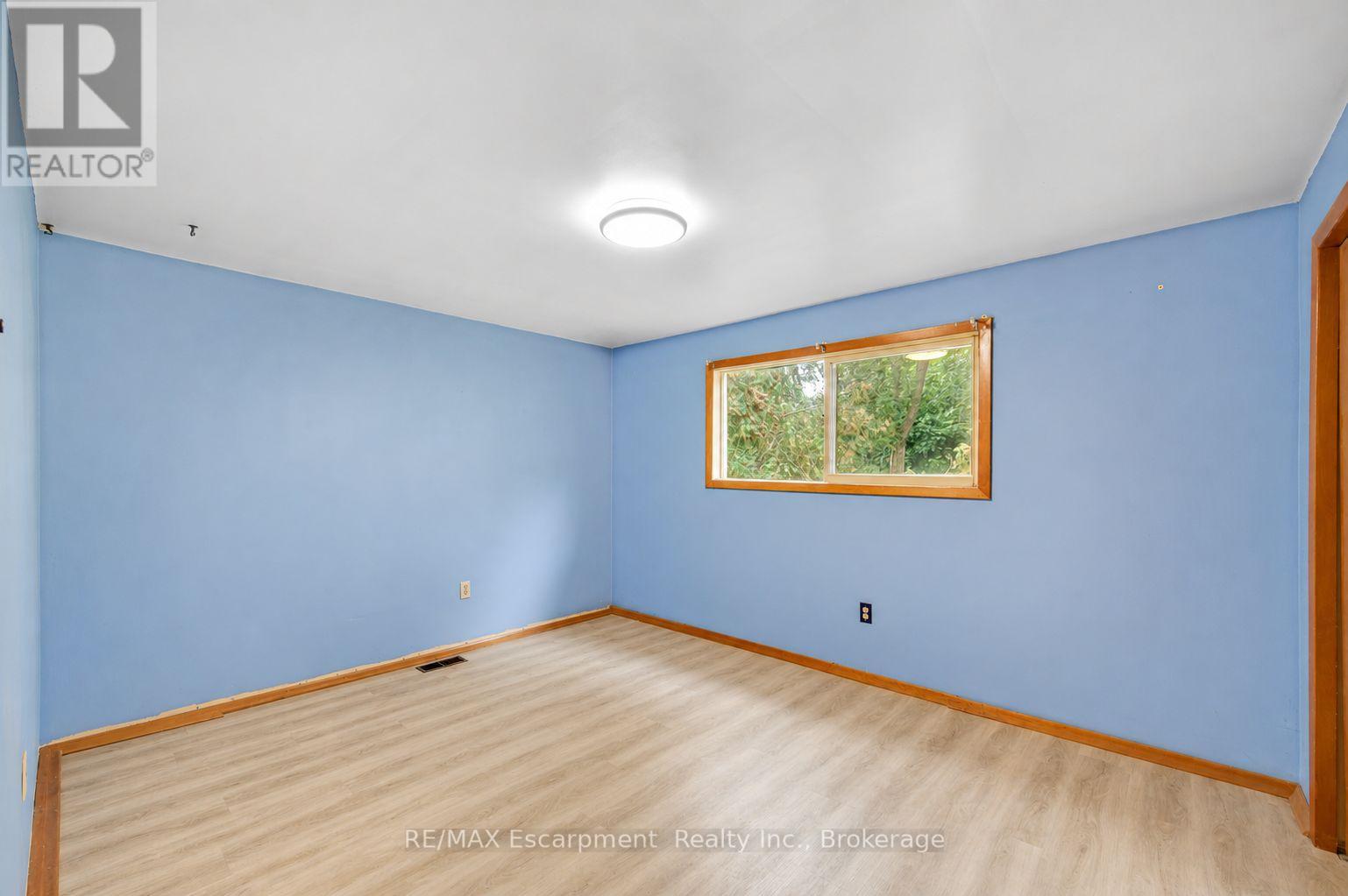 326 Walkers Line Property Photo 9