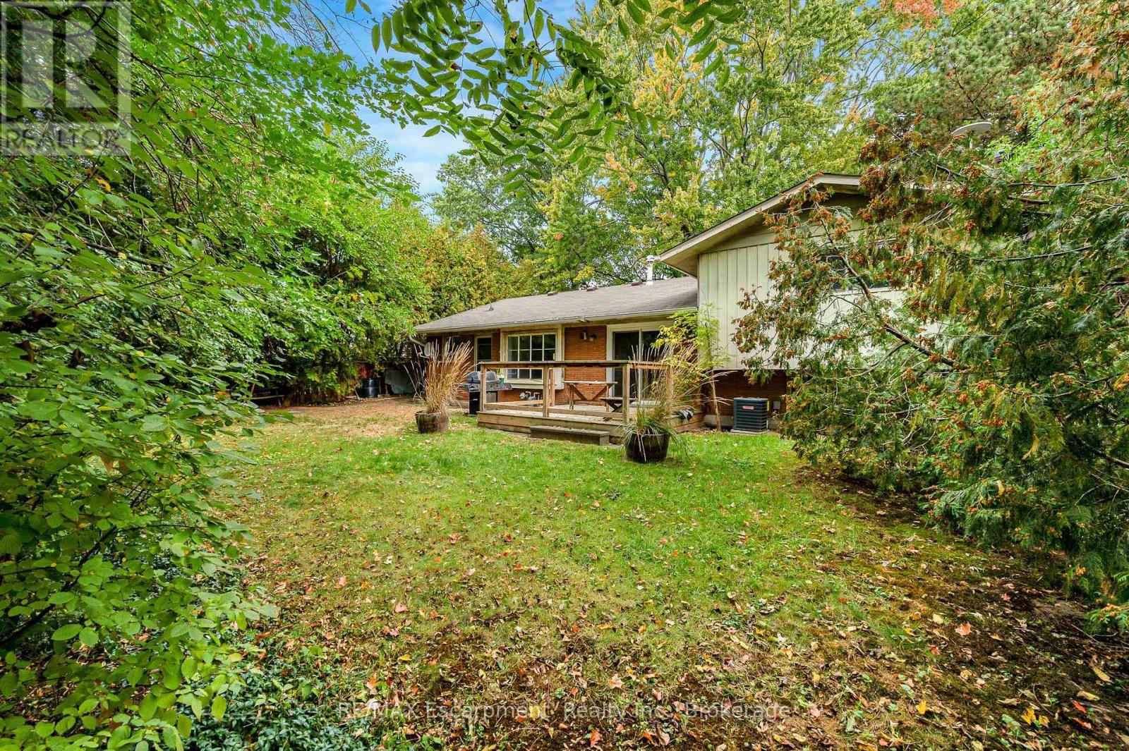 326 Walkers Line Property Photo 15