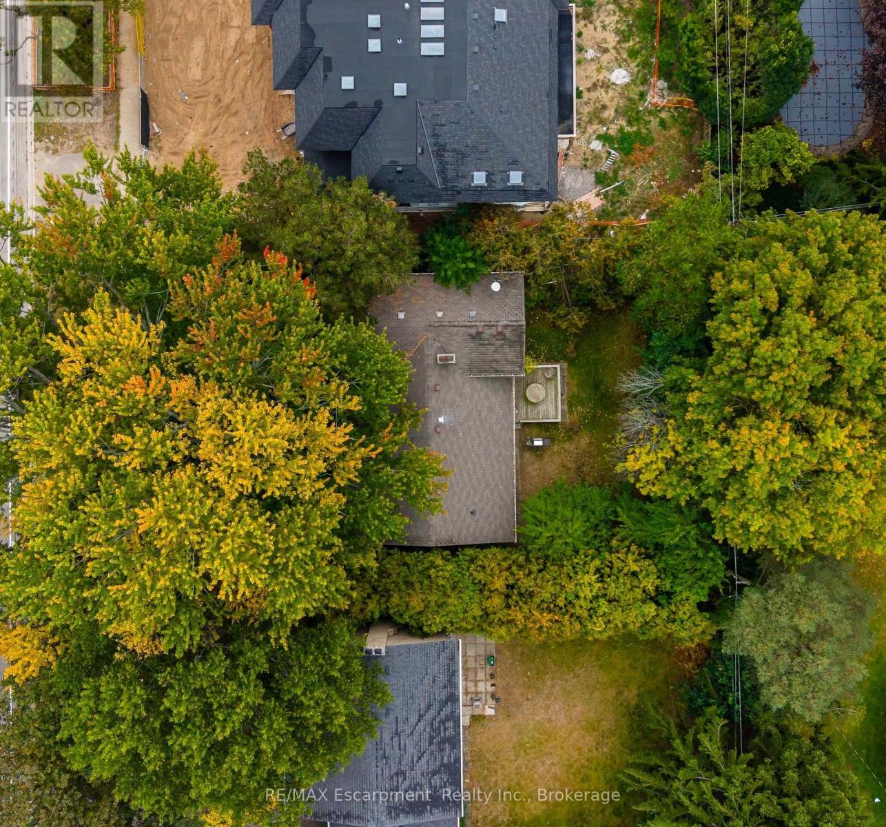 326 Walkers Line Property Photo 17